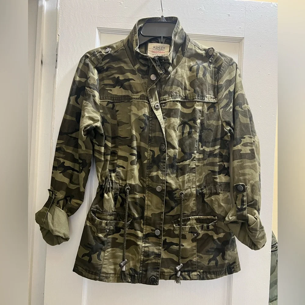 Ashley By 26 Women's Camouflage Tiger Embellished Jacket Size Small - Picture 3 of 8